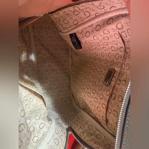 Guess Bag (small backpack) - Picture 2 of 3